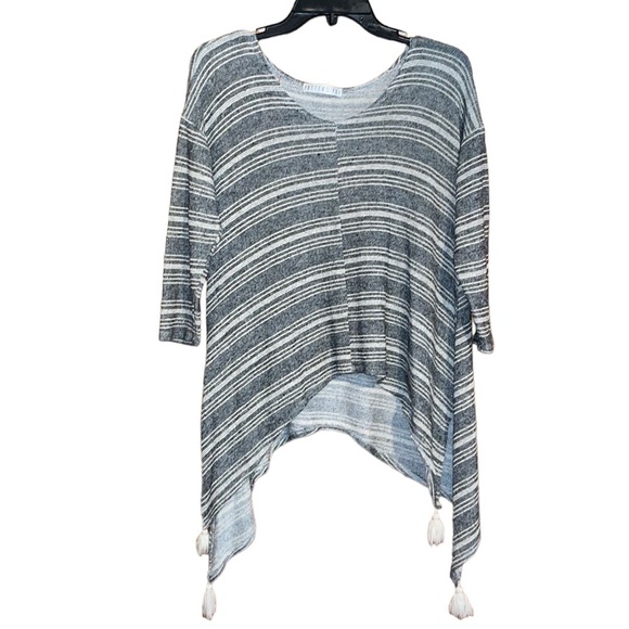 •POTTER'S POT•BLACK & WHITE STRIPED ASYMMETRICAL TASSEL HEM TOP SIZE SMALL - Picture 1 of 6